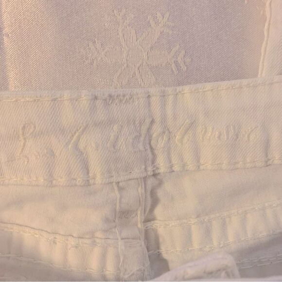 LA Idol White Capri Denim Jeans Low Rise Stretch Bedazzled Faux Jewels Sz 7 - Picture 6 of 7